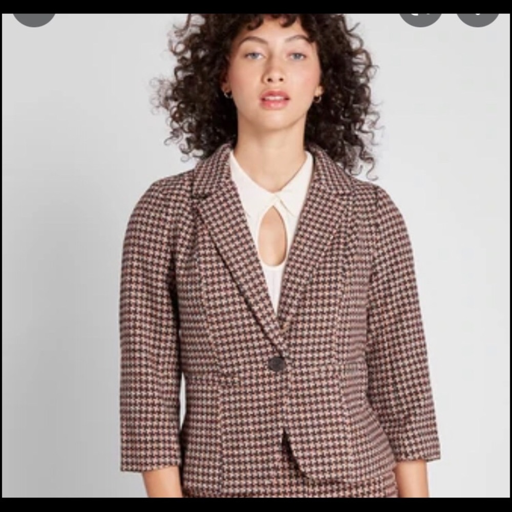NWOTModCloth patterned tweed blazer with faux pockets. Button in front.